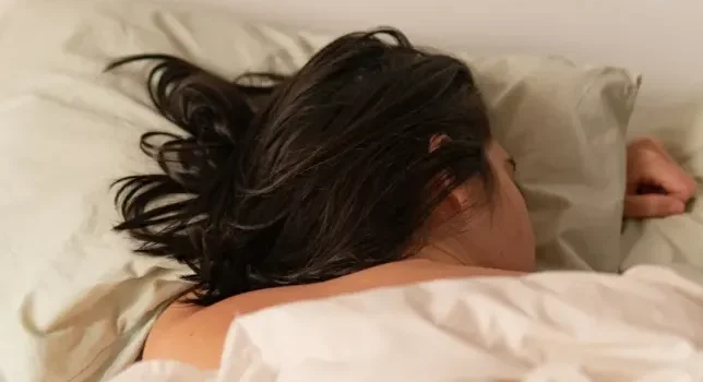 Is Sleeping with Wet Hair Harmful? Myths, Risks, and Benefits Explained