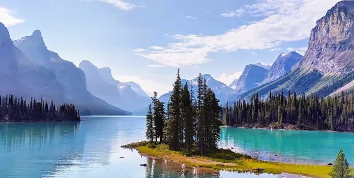 Exploring Canada’s Top Provincial Parks: A Nature Lover’s Guide