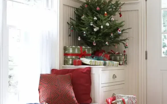 Holiday Decorating Ideas for Small Spaces