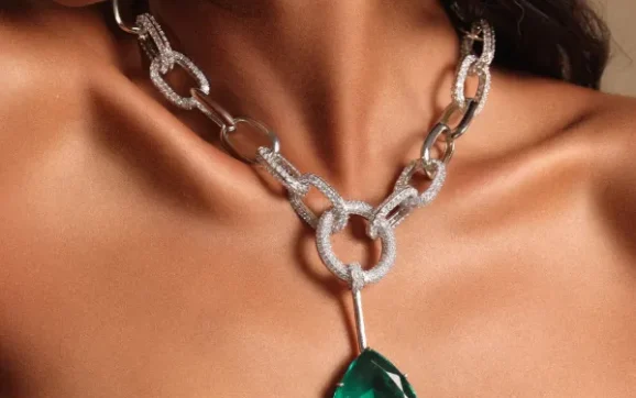 The Ultimate Guide to Pairing Jewelry with Every Neckline