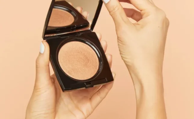 Simple Solutions for Fixing Broken Makeup