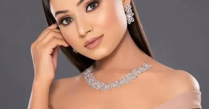 How to Match Necklaces with Dresses for Every Neckline and Occasion