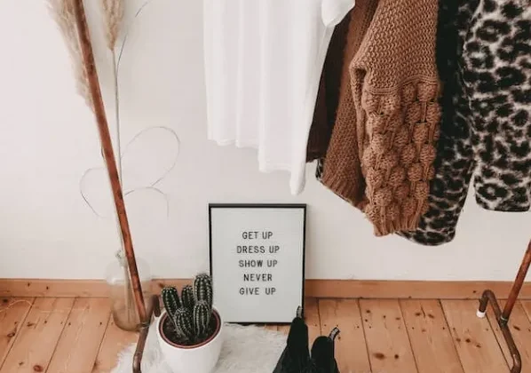 Minimalist Fashion Tips: How to Embrace ‘Enough’ in Your Wardrobe