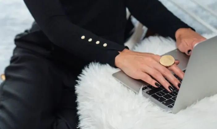 7 Smart Tips for Navigating Sale Season